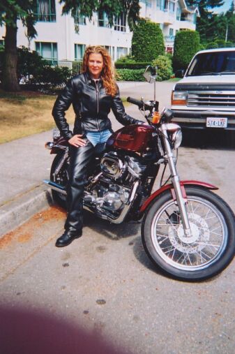 Cindy's Harley-Davidson Sportster 883