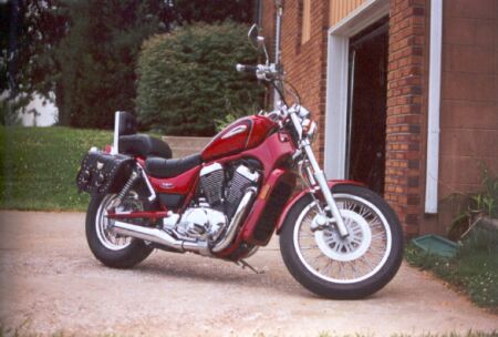 Suzuki Intruder 800, Thomas T.